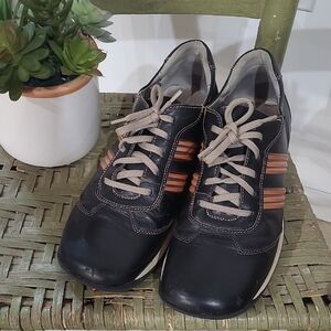 Vintage Skechers Mens 90s Black Leather Lace Up Shoes With Orange Accents